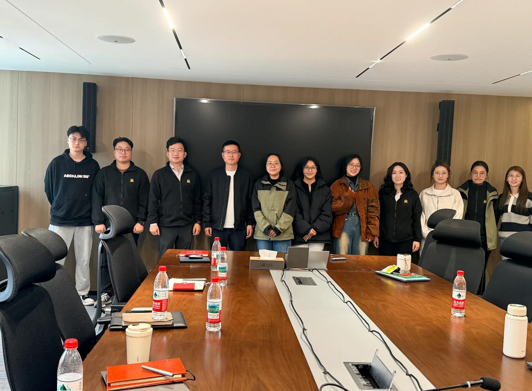 弘道网络团队合影